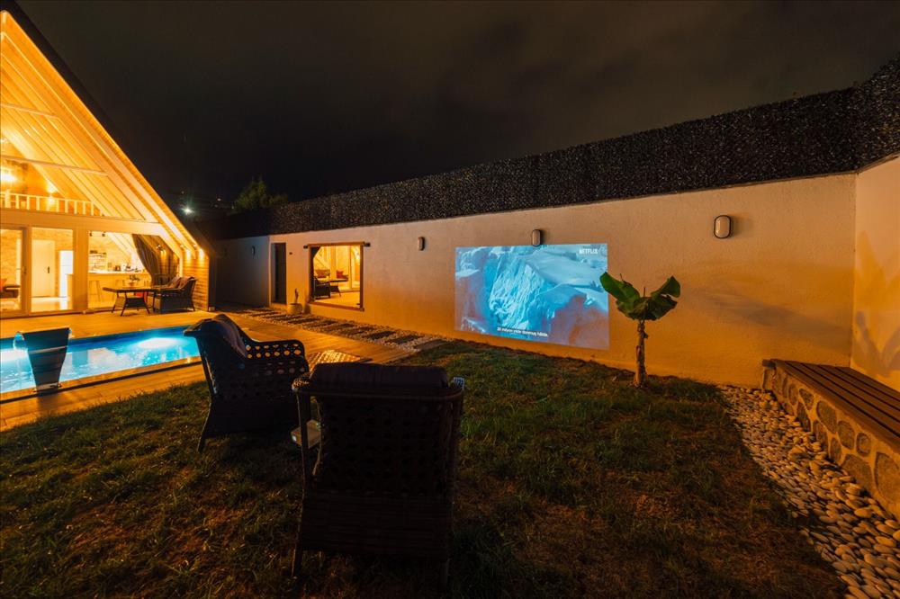 listing card gallery