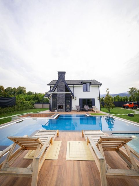 listing card gallery