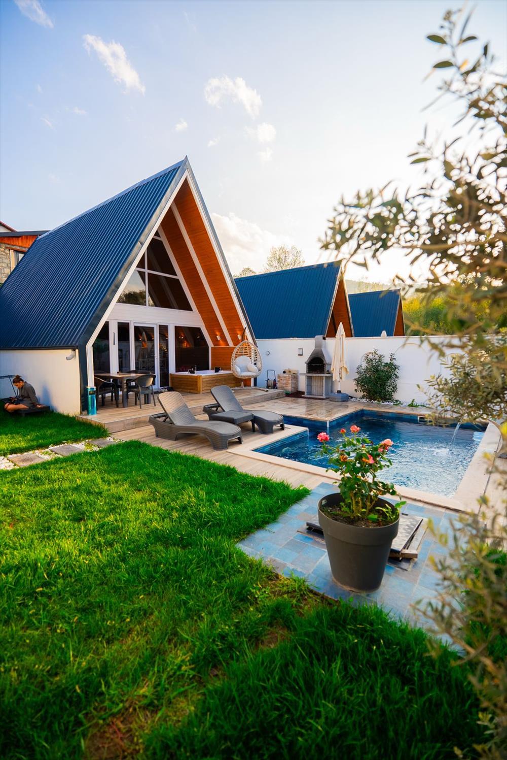 listing card gallery