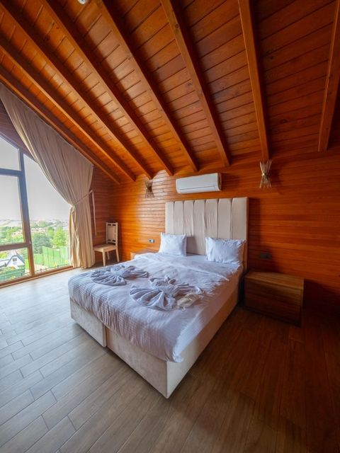 listing card gallery