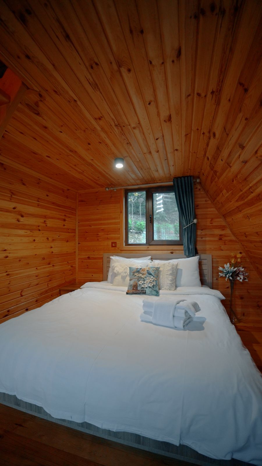 listing card gallery