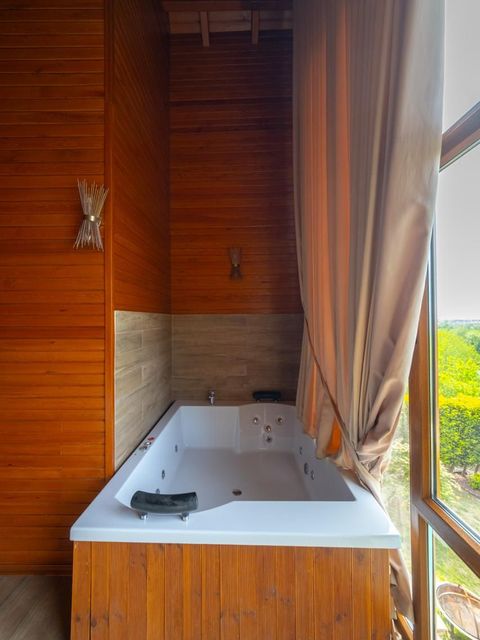 listing card gallery