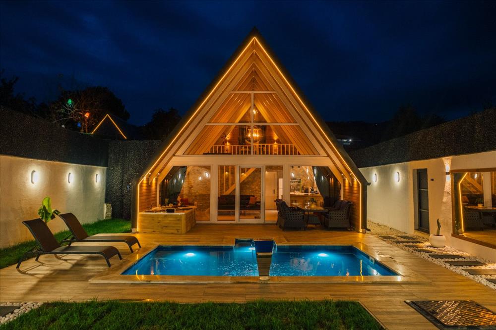 listing card gallery