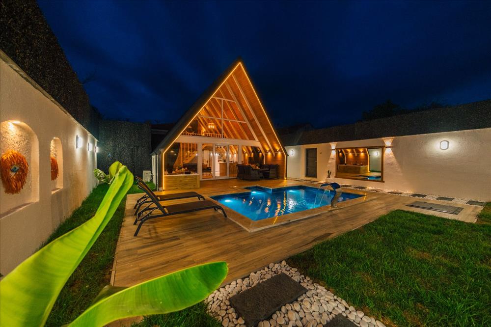 listing card gallery