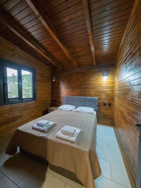 listing card gallery