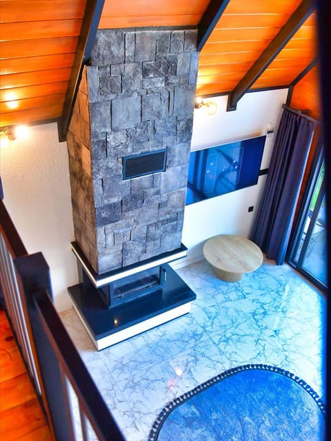 listing card gallery