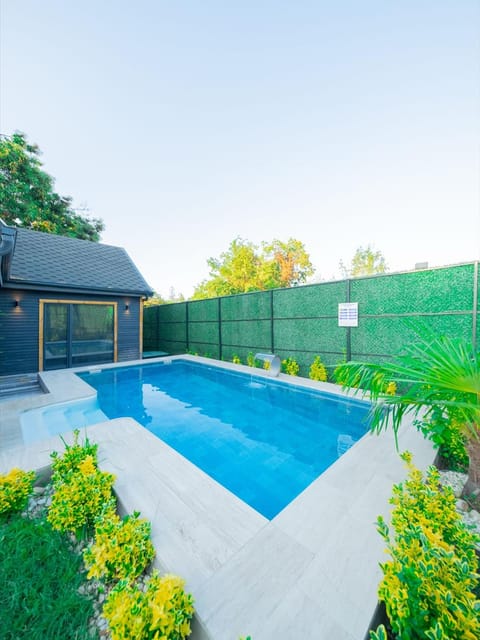 listing card gallery