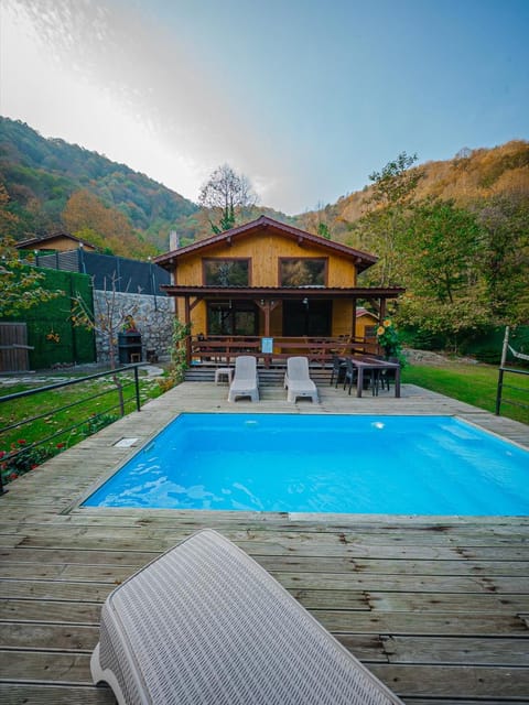 listing card gallery