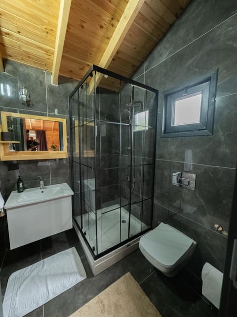 listing card gallery