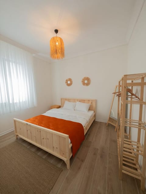 listing card gallery