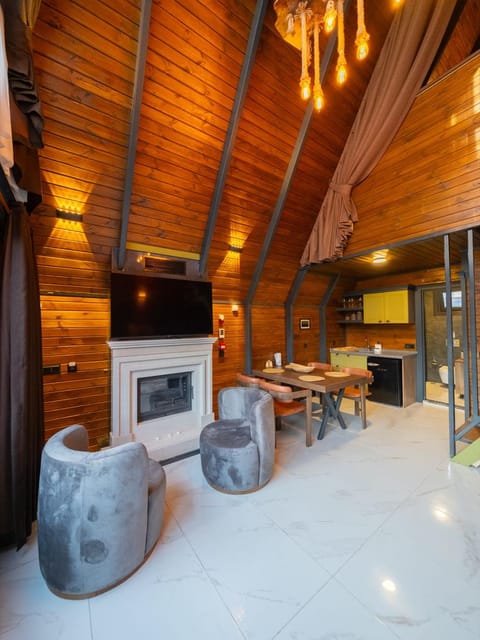 listing card gallery