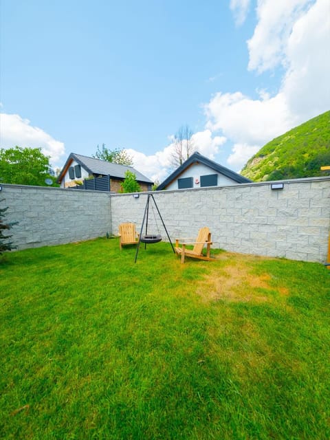 listing card gallery