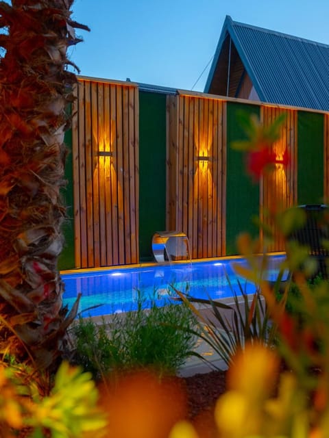 listing card gallery