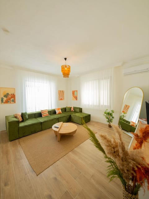 listing card gallery