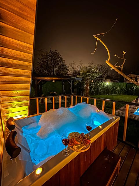 listing card gallery