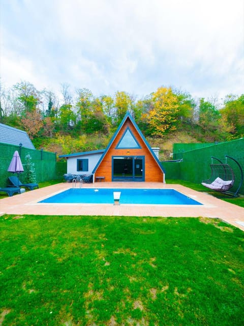 listing card gallery