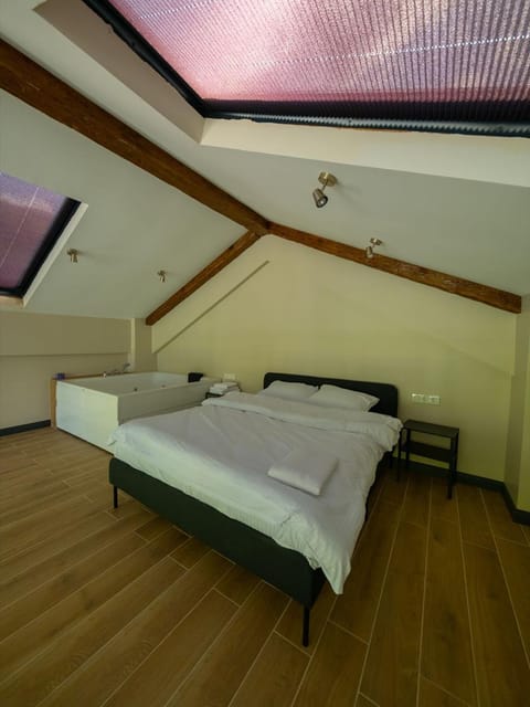 listing card gallery