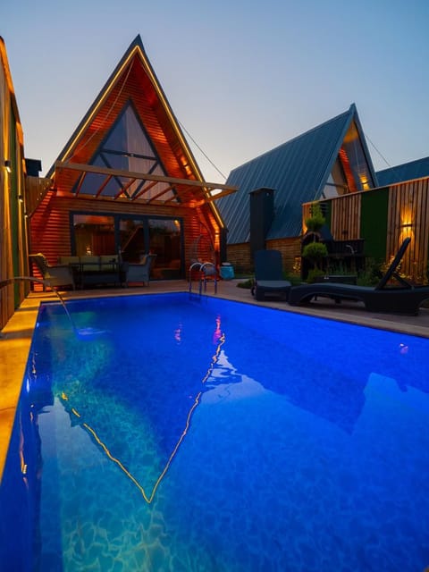 listing card gallery