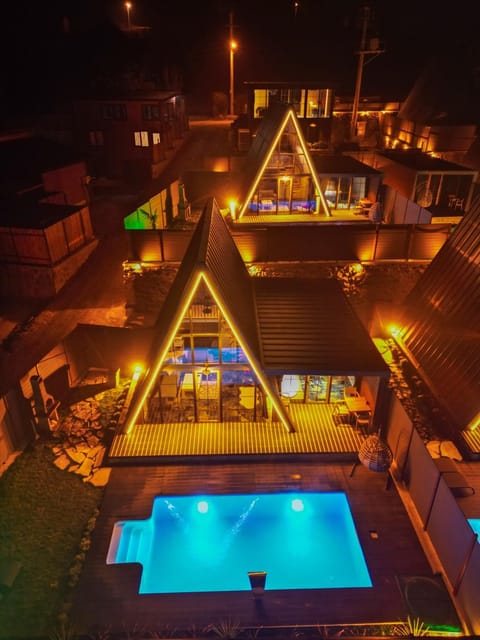 listing card gallery