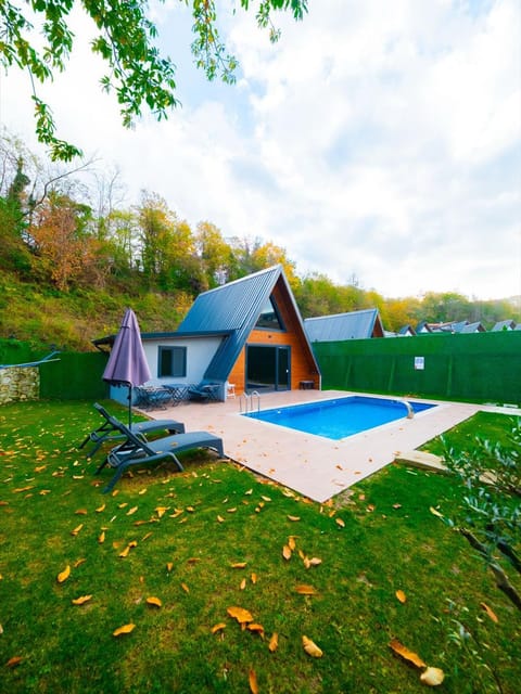 listing card gallery