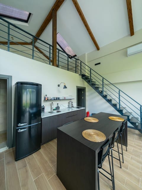 listing card gallery