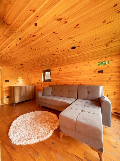 listing card gallery